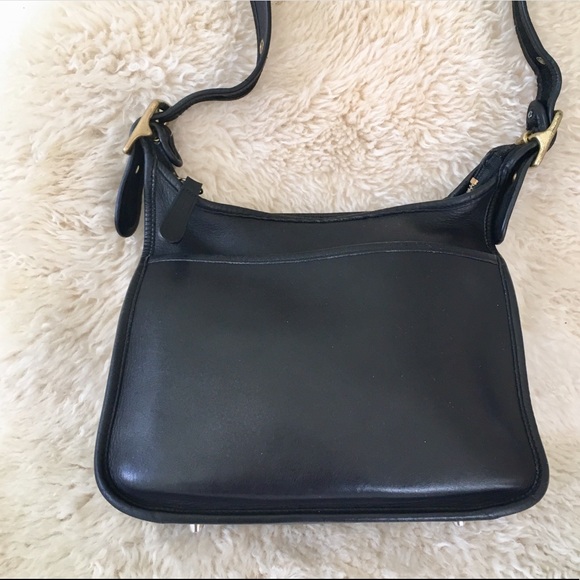 Coach Handbags - Coach Leather Bag Black Hobo Vintage Style 9966